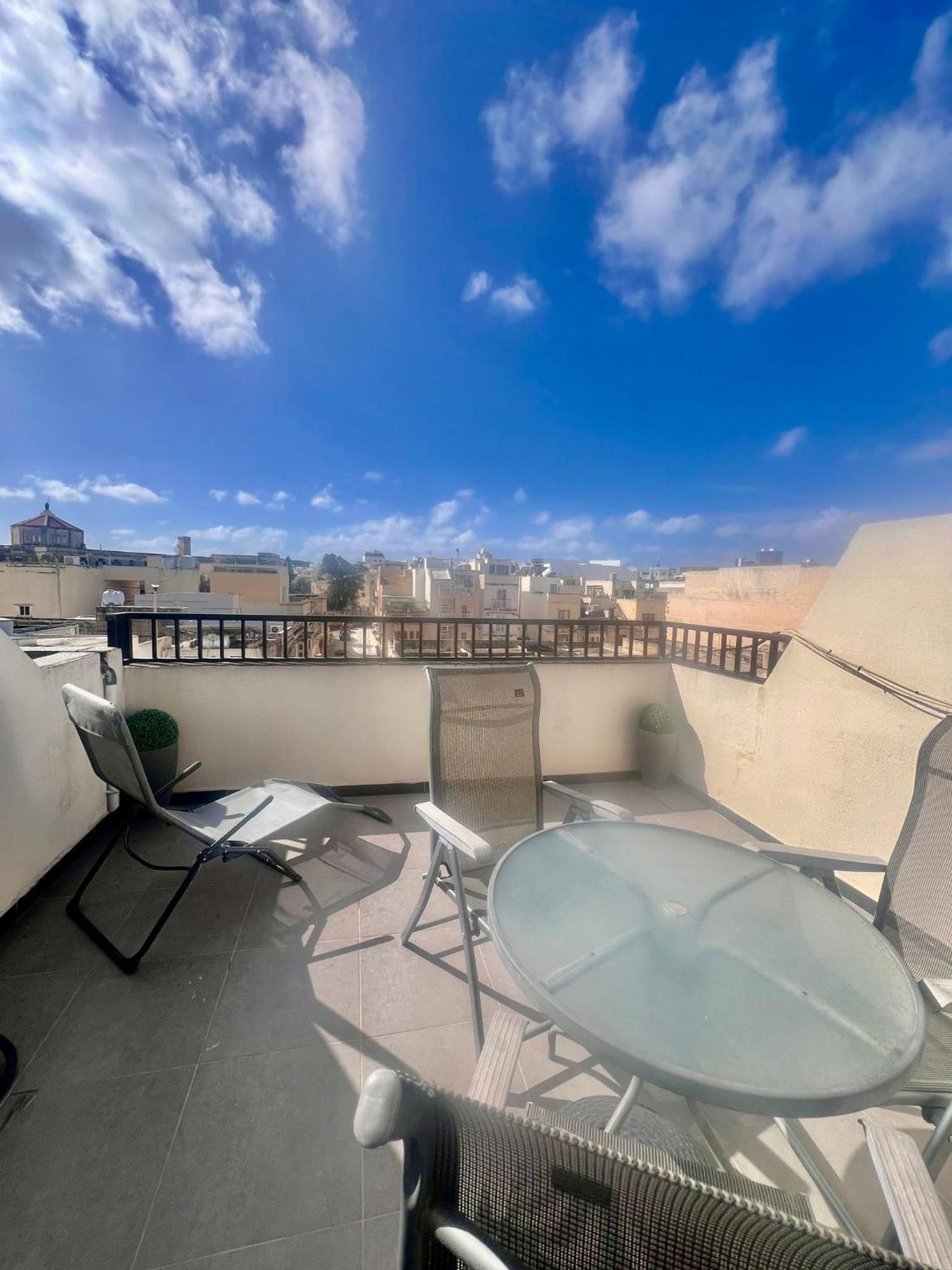 83/3-Lovely 1 Bedroom Penthouse Birkirkara Exterior foto