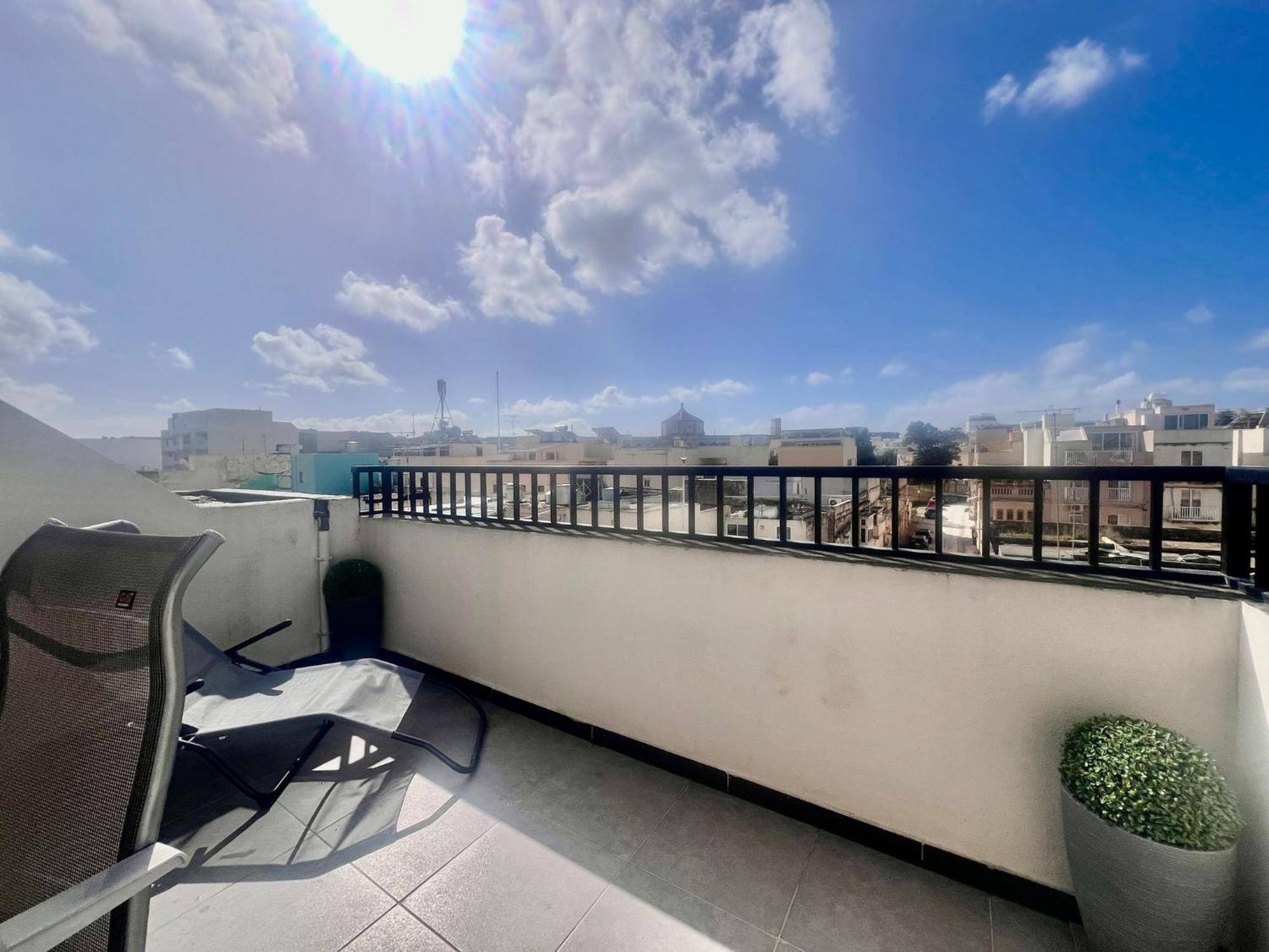 83/3-Lovely 1 Bedroom Penthouse Birkirkara Exterior foto